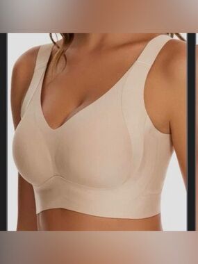 NWOT 🆕 Wireless Push-Up Bra, Seamless Full-Coverage, Smooths Rolls, Never Worn
